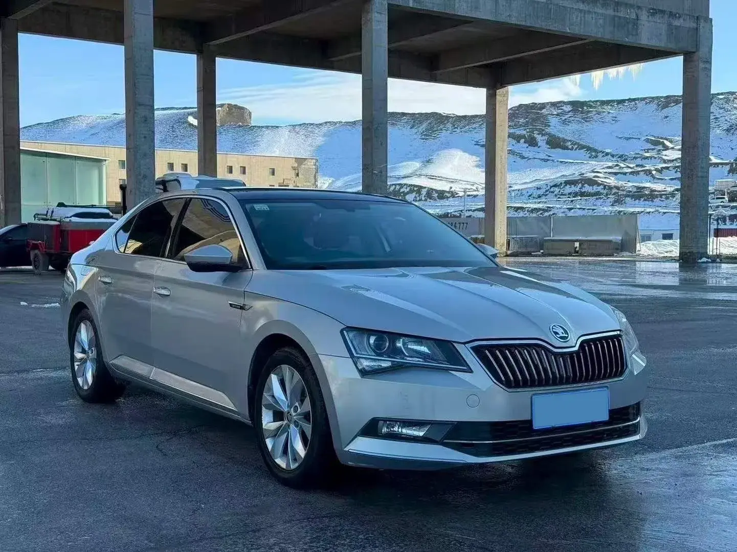2018 SKODA SUPERB thumbnail 3