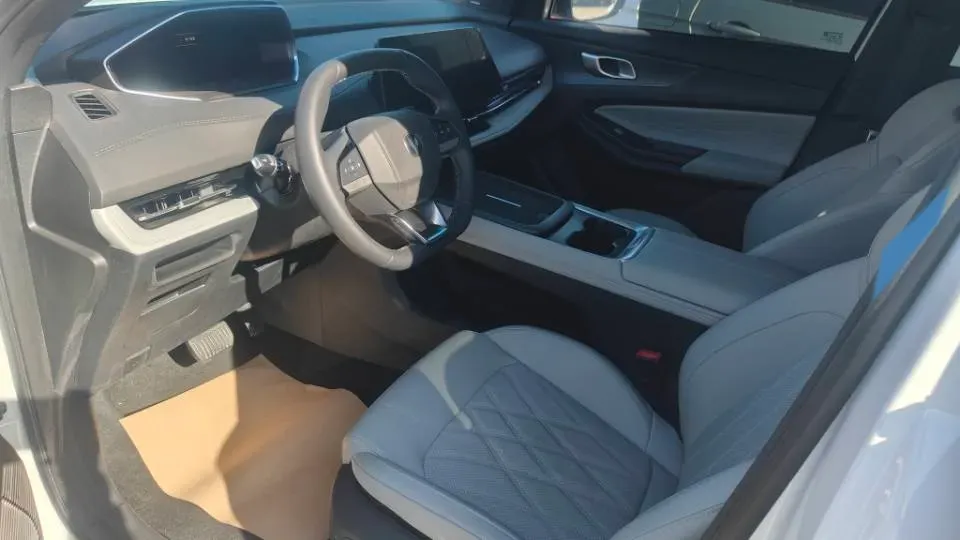 2025 ChangAn CS55PLUS PHEV 1.5L 98HP L4 E-CVT PHEV,autocango,china used car exporter,china ev exporter,chinese used car exporter,chinese used ev exporter