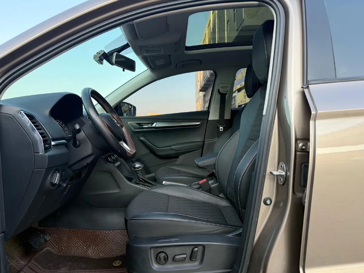 2019 Skoda Karoq 1.4T 150HP L4 7DCT,autocango,china used car exporter,china ev exporter,chinese used car exporter,chinese used ev exporter