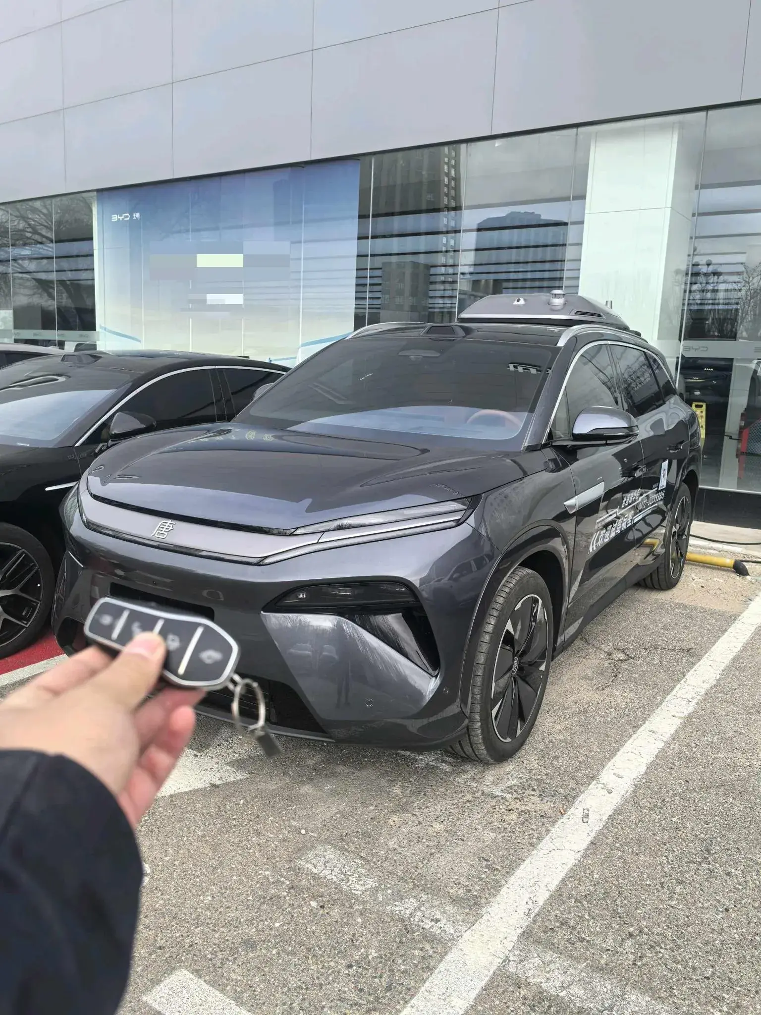 2025 BYD TANGL view 1