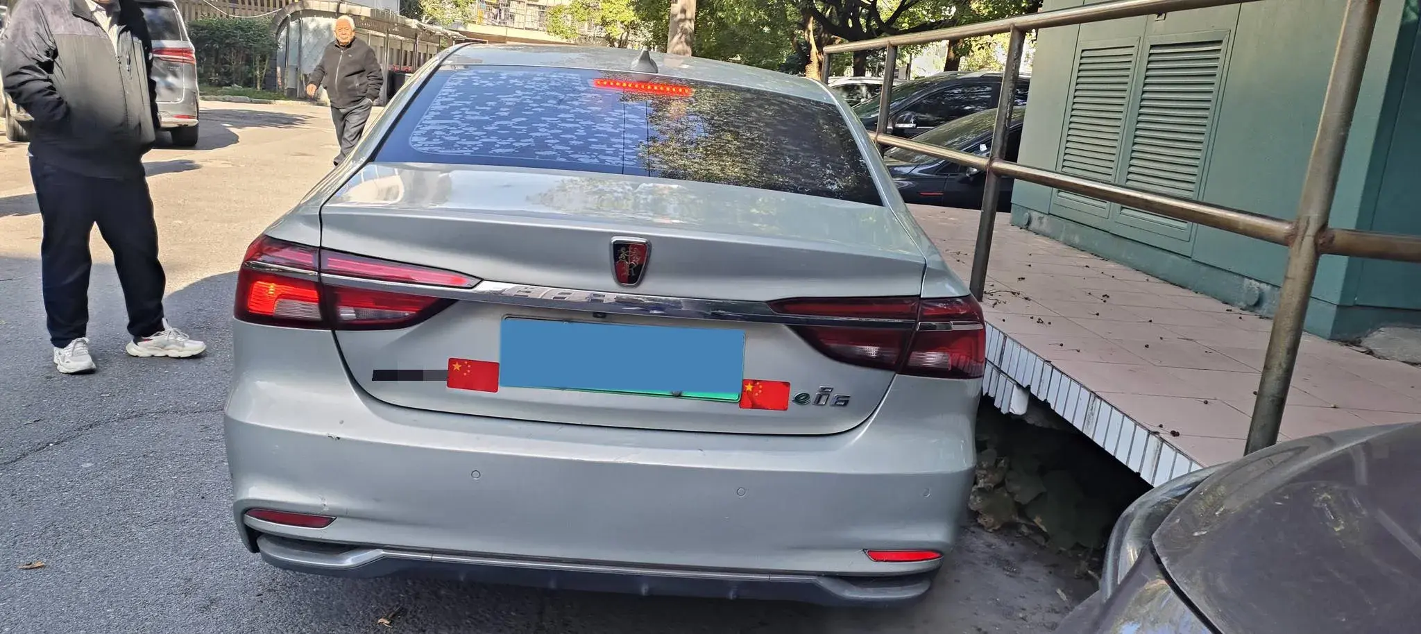 2017 ROEWE I6 thumbnail 3