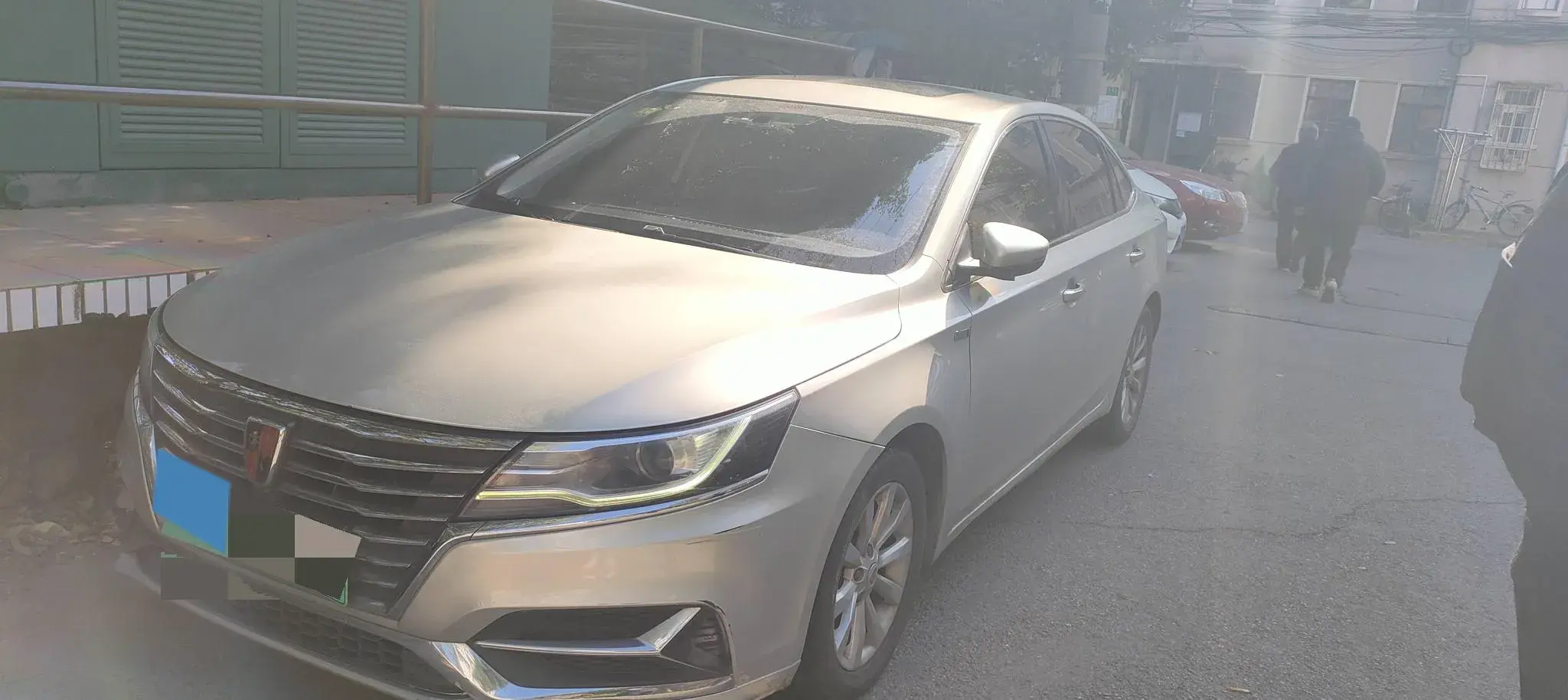 2017 ROEWE I6 view 1