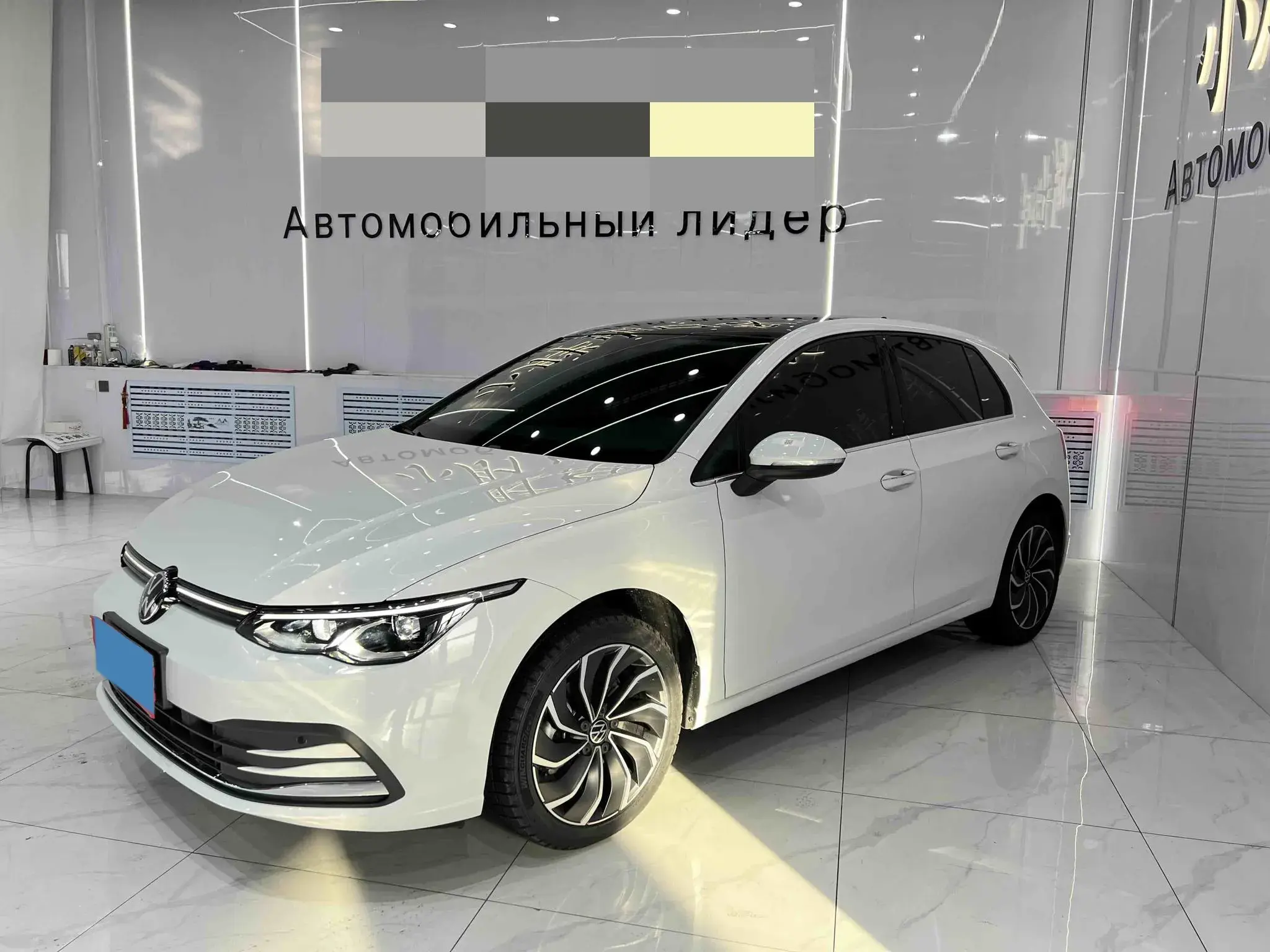 2021 VOLKSWAGEN GOLF view 1