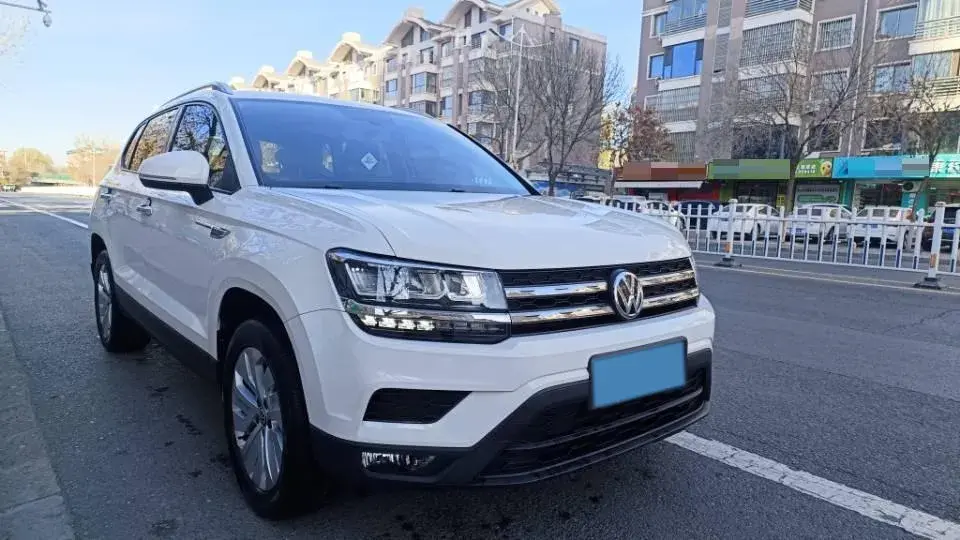 2019 VOLKSWAGEN THARU thumbnail 2