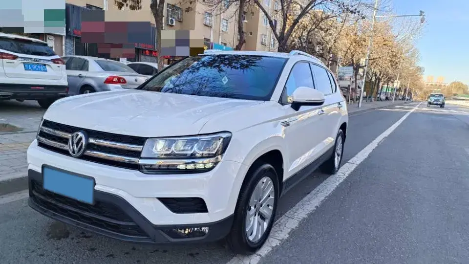 2019 VOLKSWAGEN THARU view 1