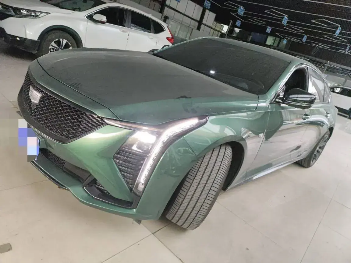 2025 CADILLAC CT5 view 1