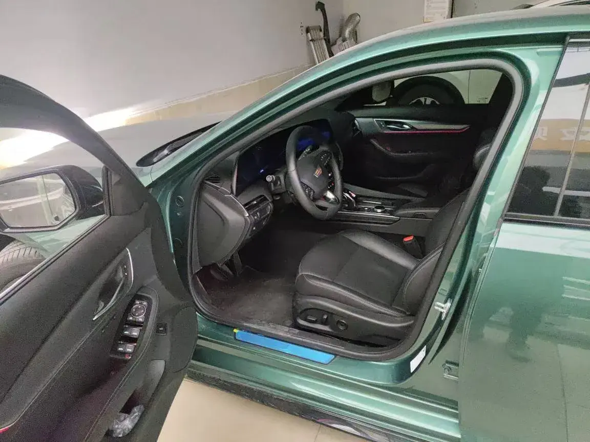 2025 CADILLAC CT5 thumbnail 2