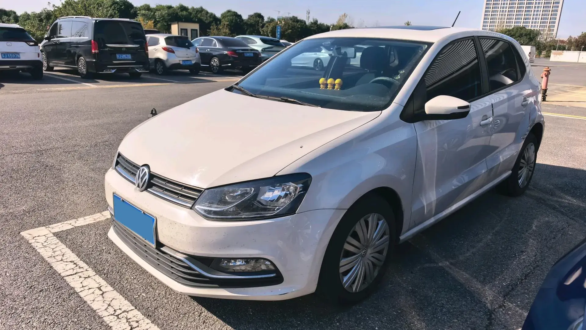 2018 VOLKSWAGEN POLO view 1