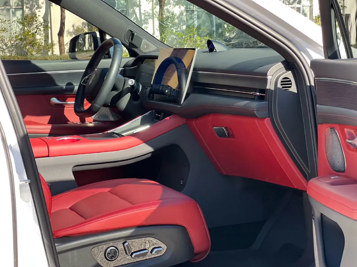 2025 AITO AITO M5 1.5T 152HP L4 REEV 42KWH,autocango,china used car exporter,china ev exporter,chinese used car exporter,chinese used ev exporter