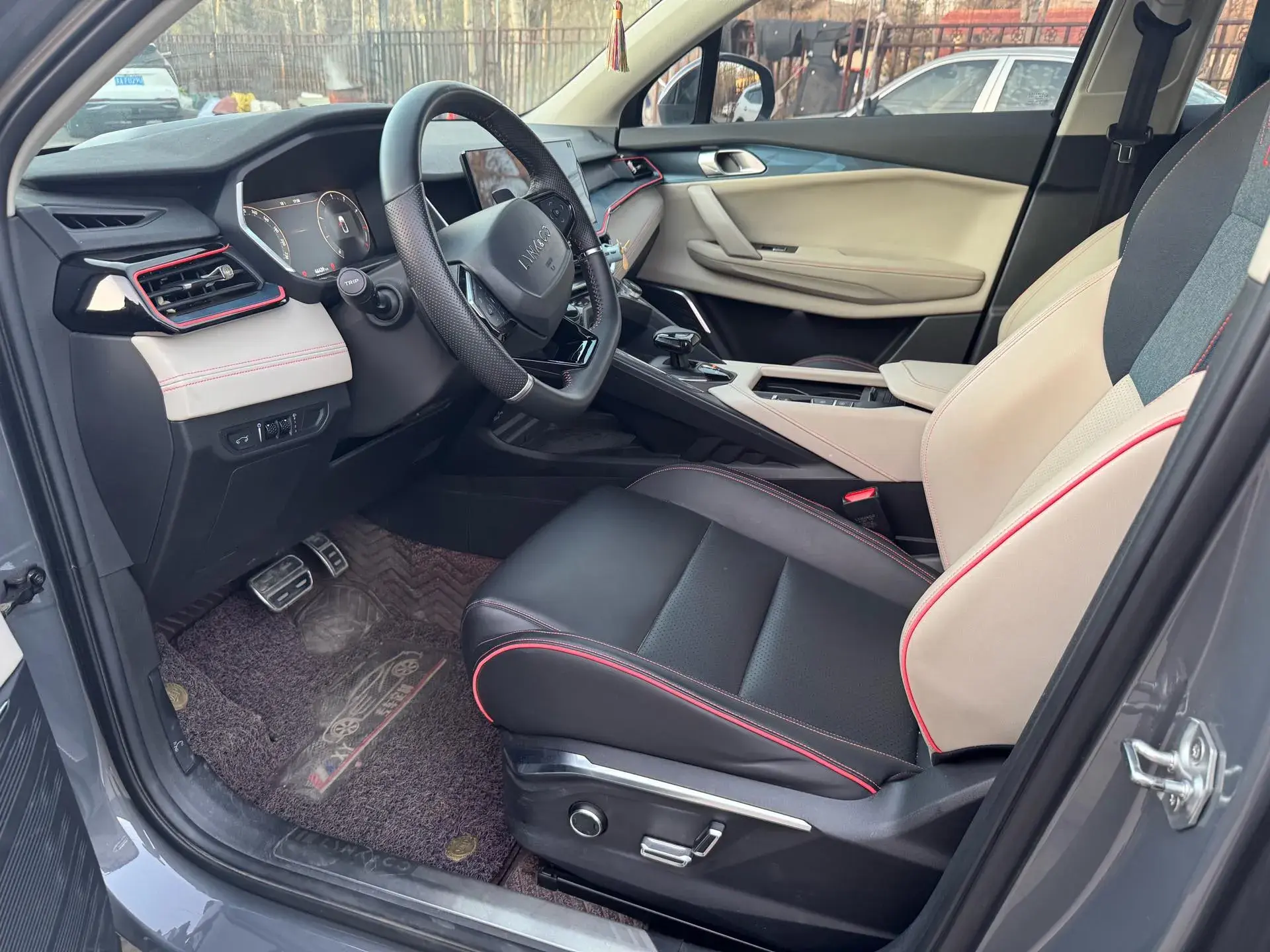 2020 LYNK&CO 06 thumbnail 4