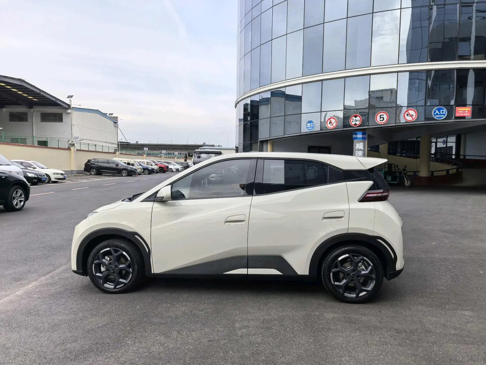 2024 BYD SEAGULL thumbnail 3