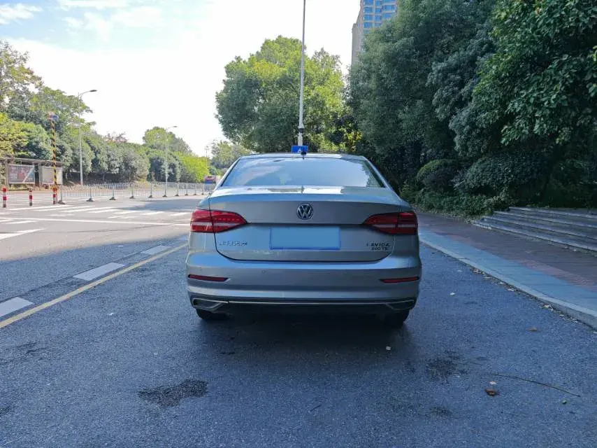 2018 VOLKSWAGEN LAVIDA thumbnail 3