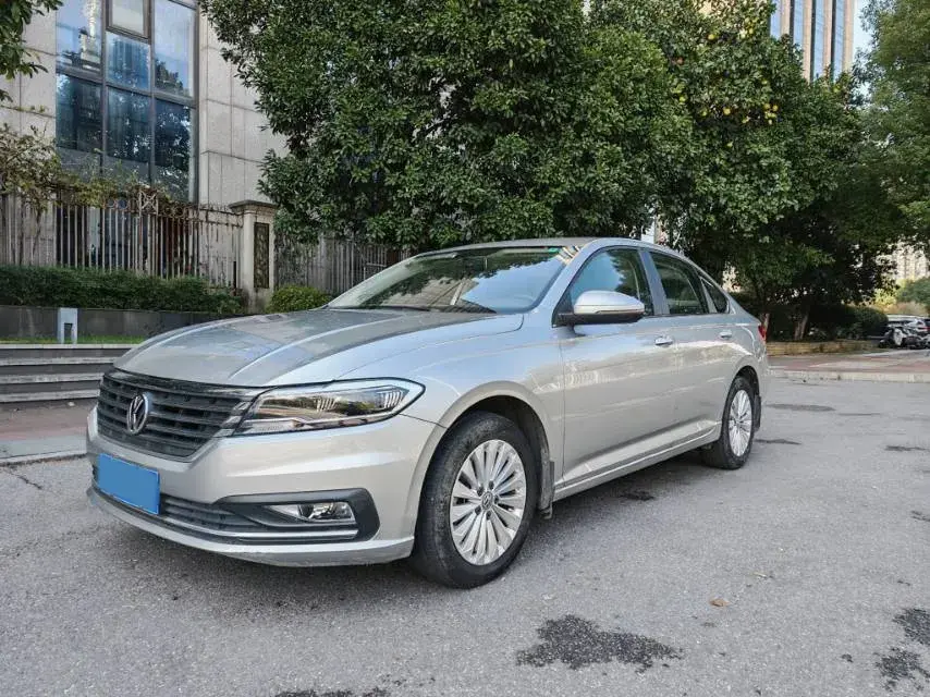2018 VOLKSWAGEN LAVIDA view 1