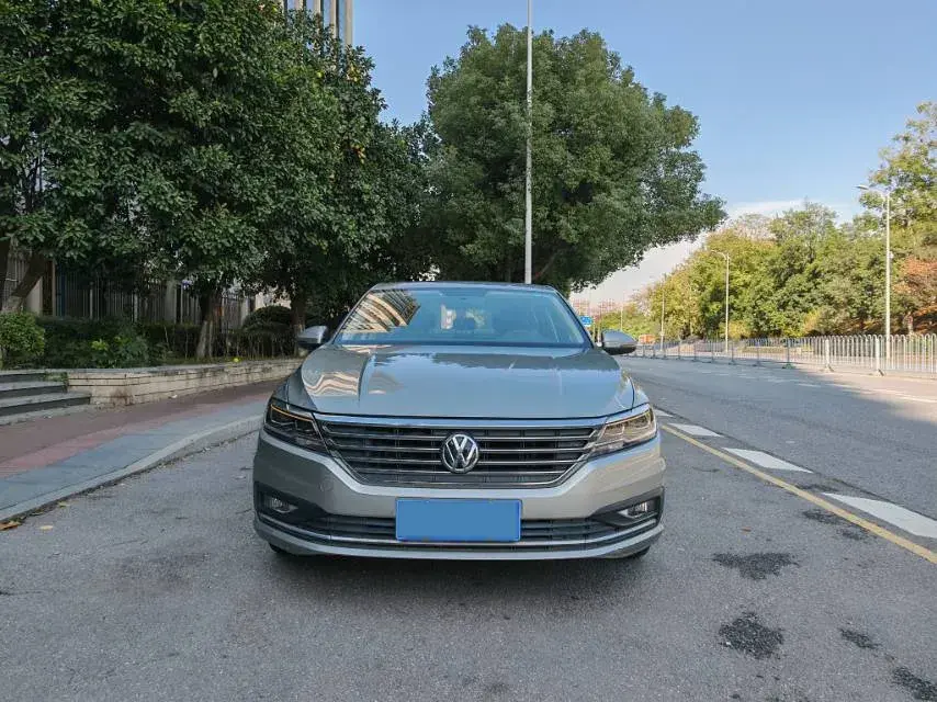 2018 VOLKSWAGEN LAVIDA thumbnail 2