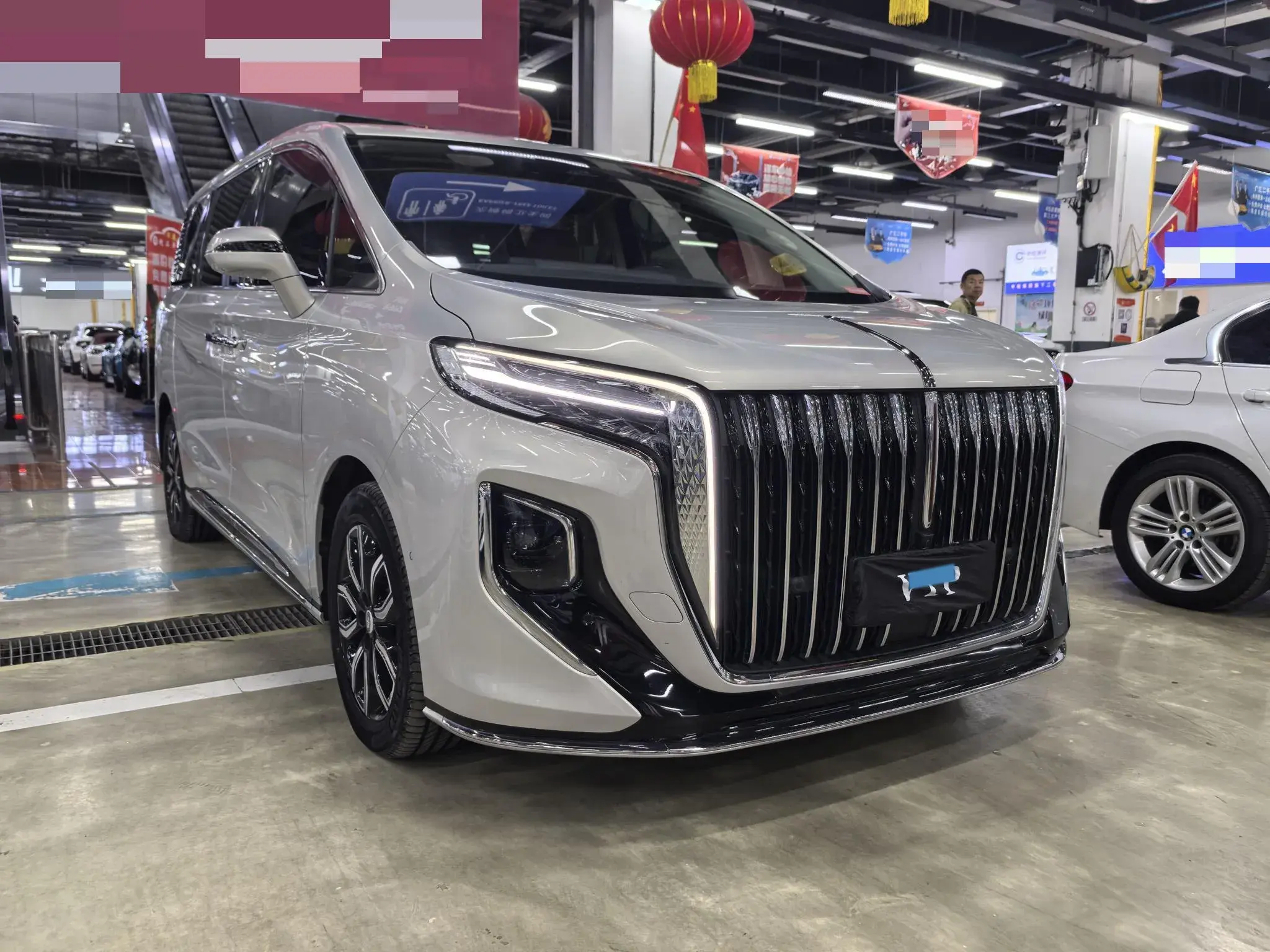 2023 HONGQI HQ9 thumbnail 4