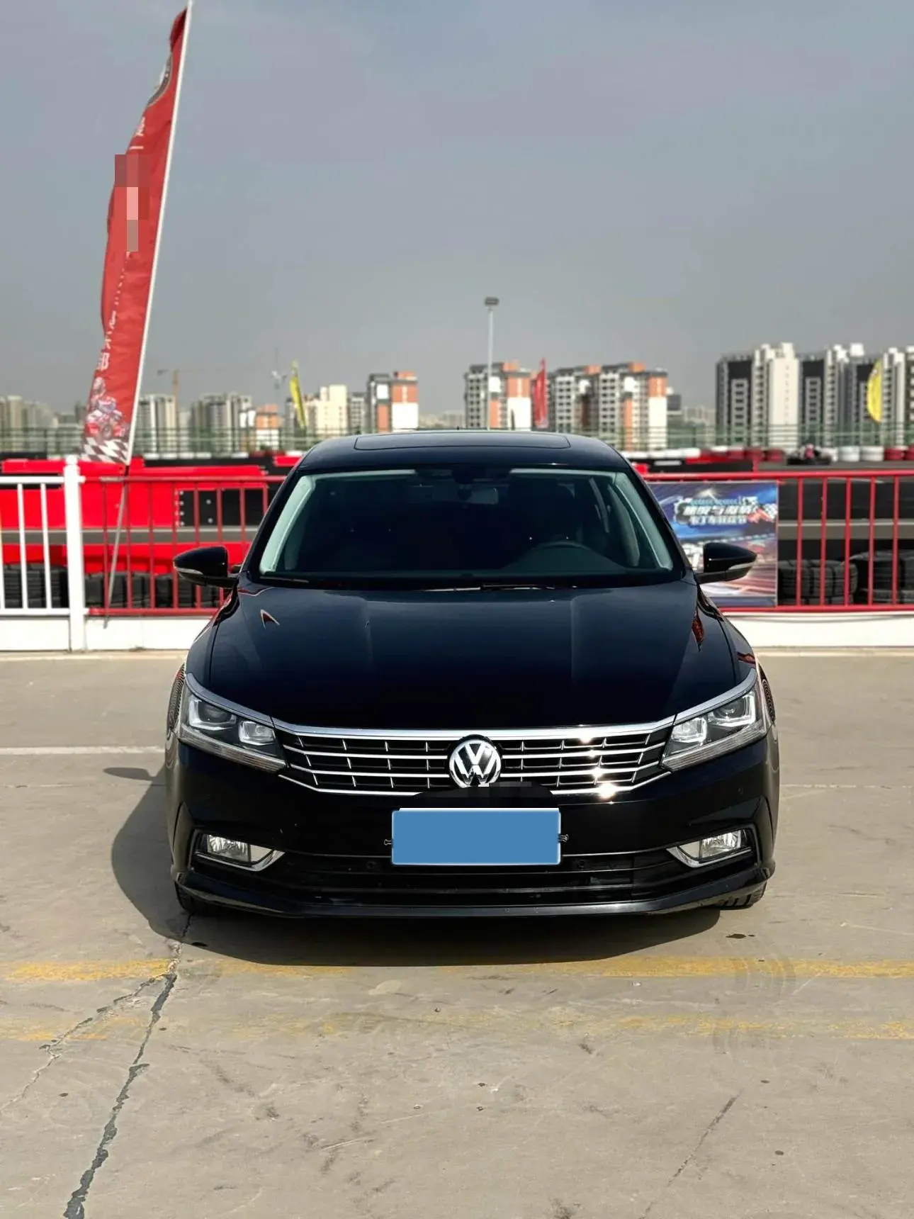 2017 VOLKSWAGEN PASSAT thumbnail 2