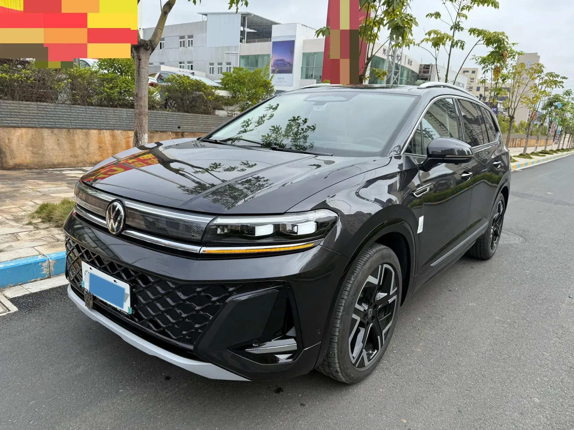 2023 VOLKSWAGEN TALAGON view 1