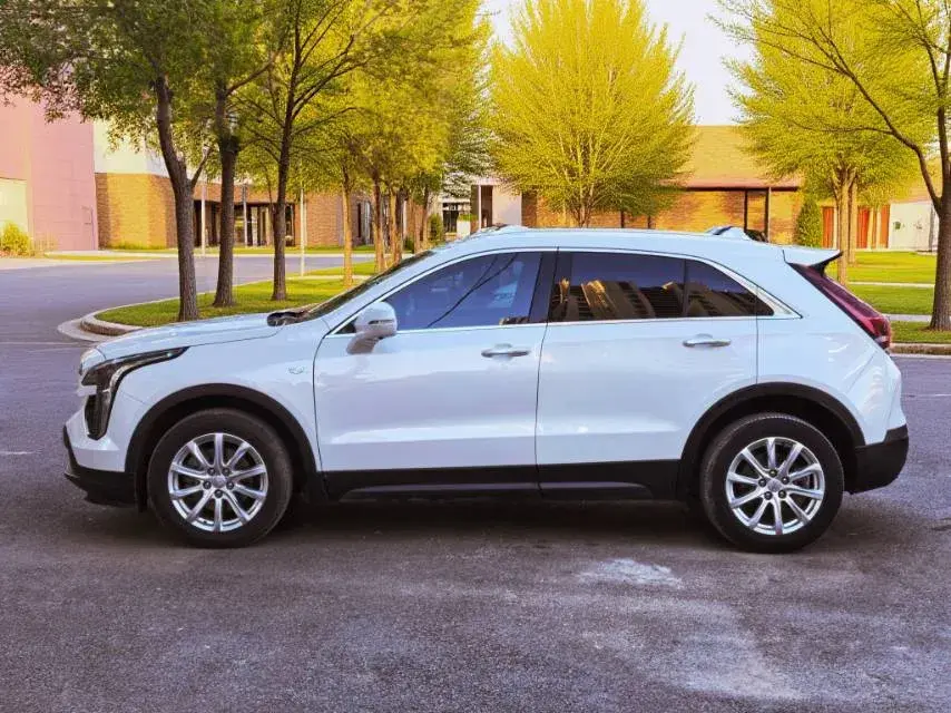 2020 CADILLAC XT4 thumbnail 3