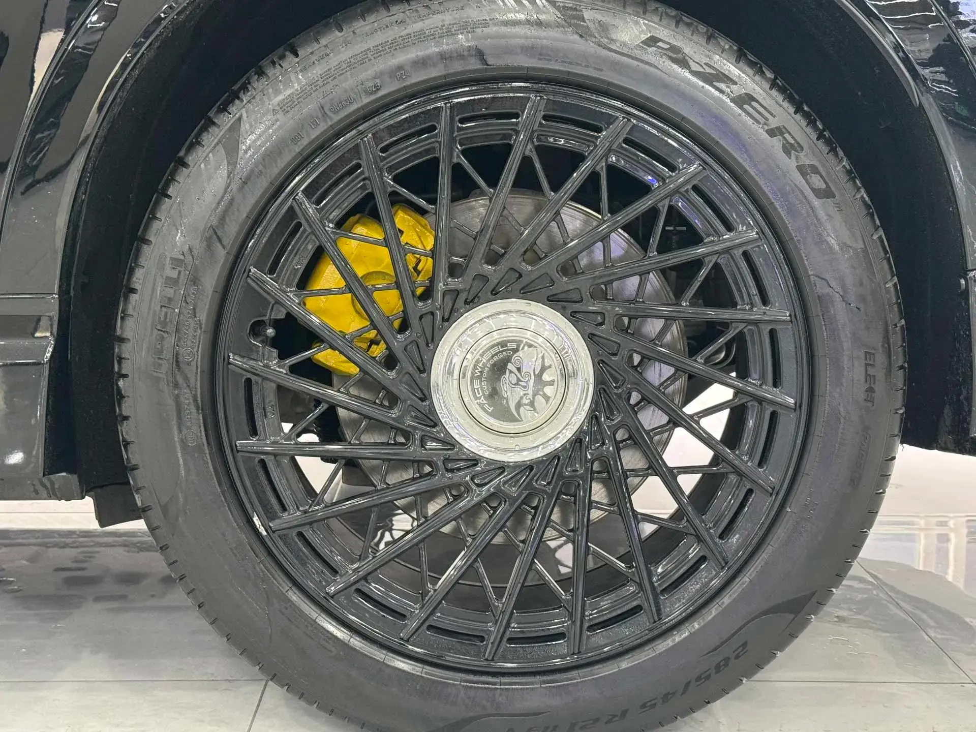 2025 AITO AITO thumbnail 3