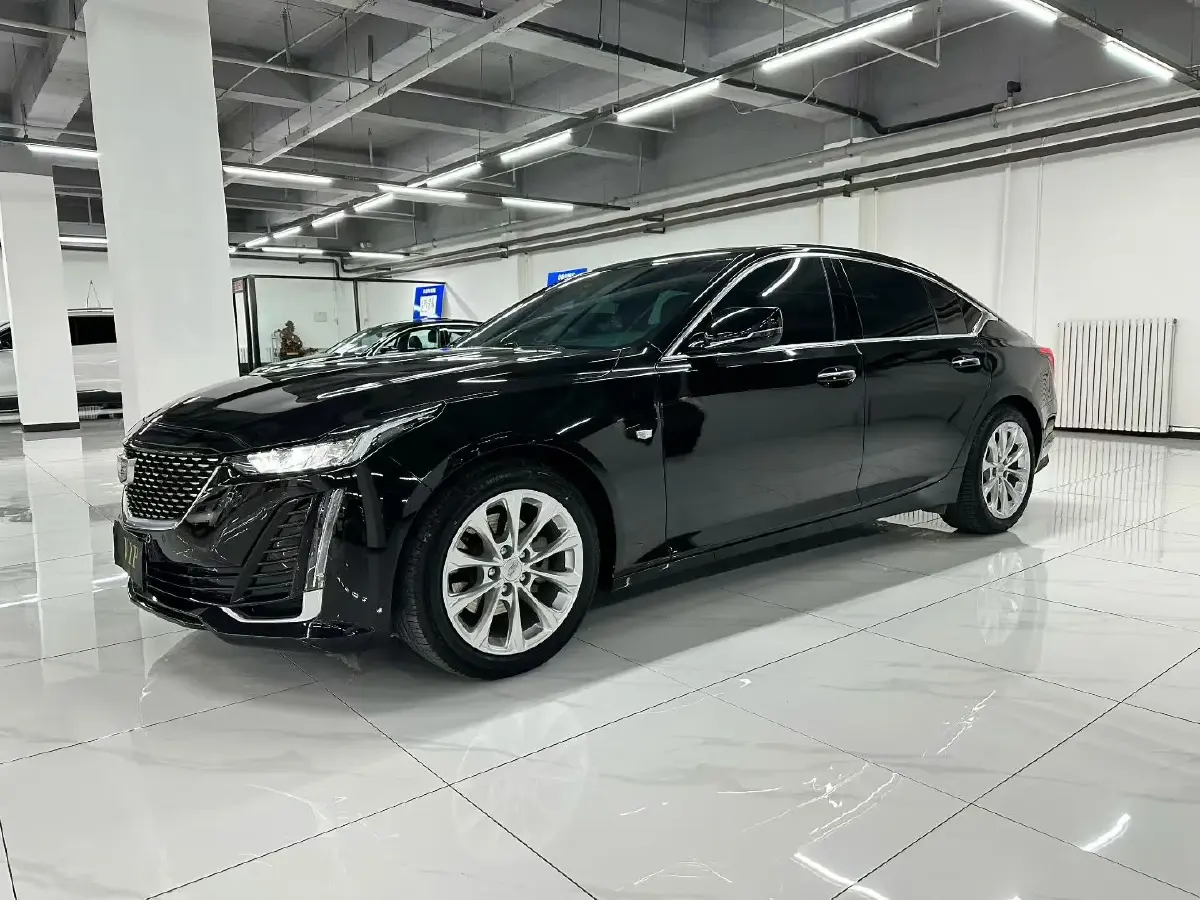 2022 Cadillac CT5 2.0T 237HP L4 10AT
