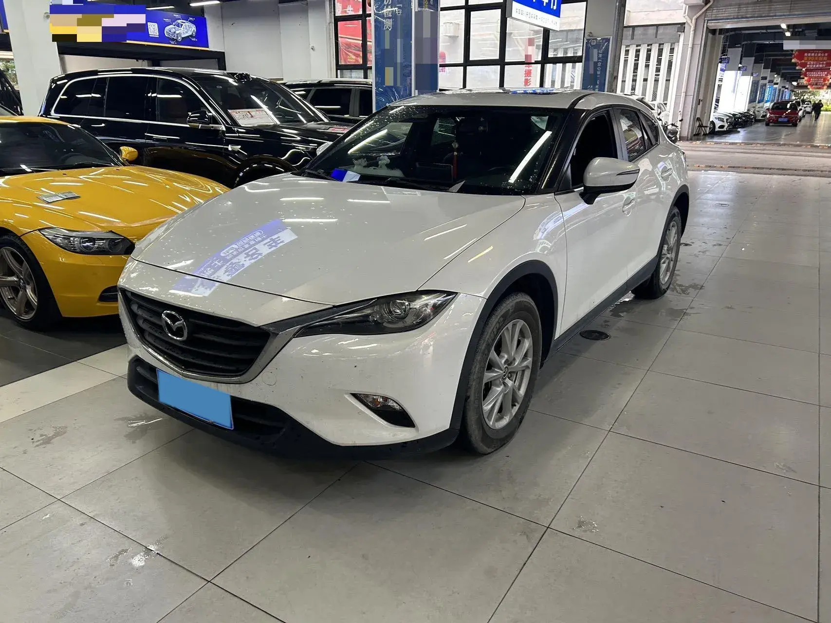 2018 MAZDA CX-4 view 1