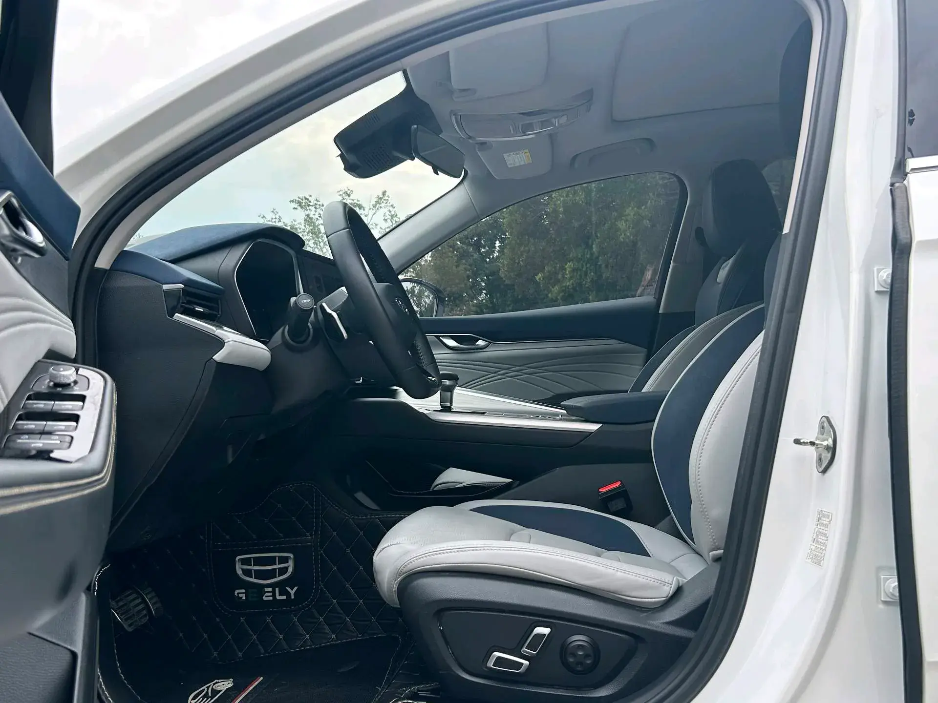 2023 GEELY PREFACE thumbnail 4