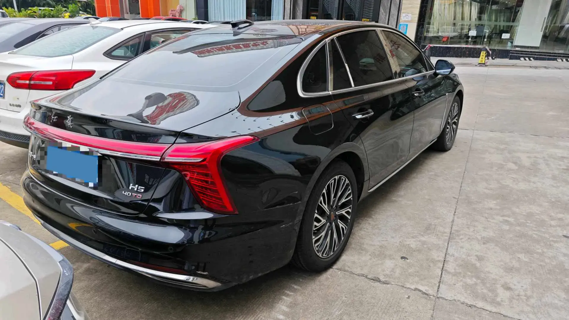 2024 HONGQI H5 thumbnail 2