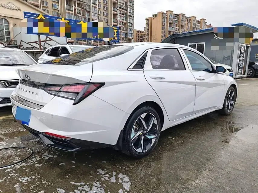 2021 HYUNDAI ELANTRA thumbnail 4