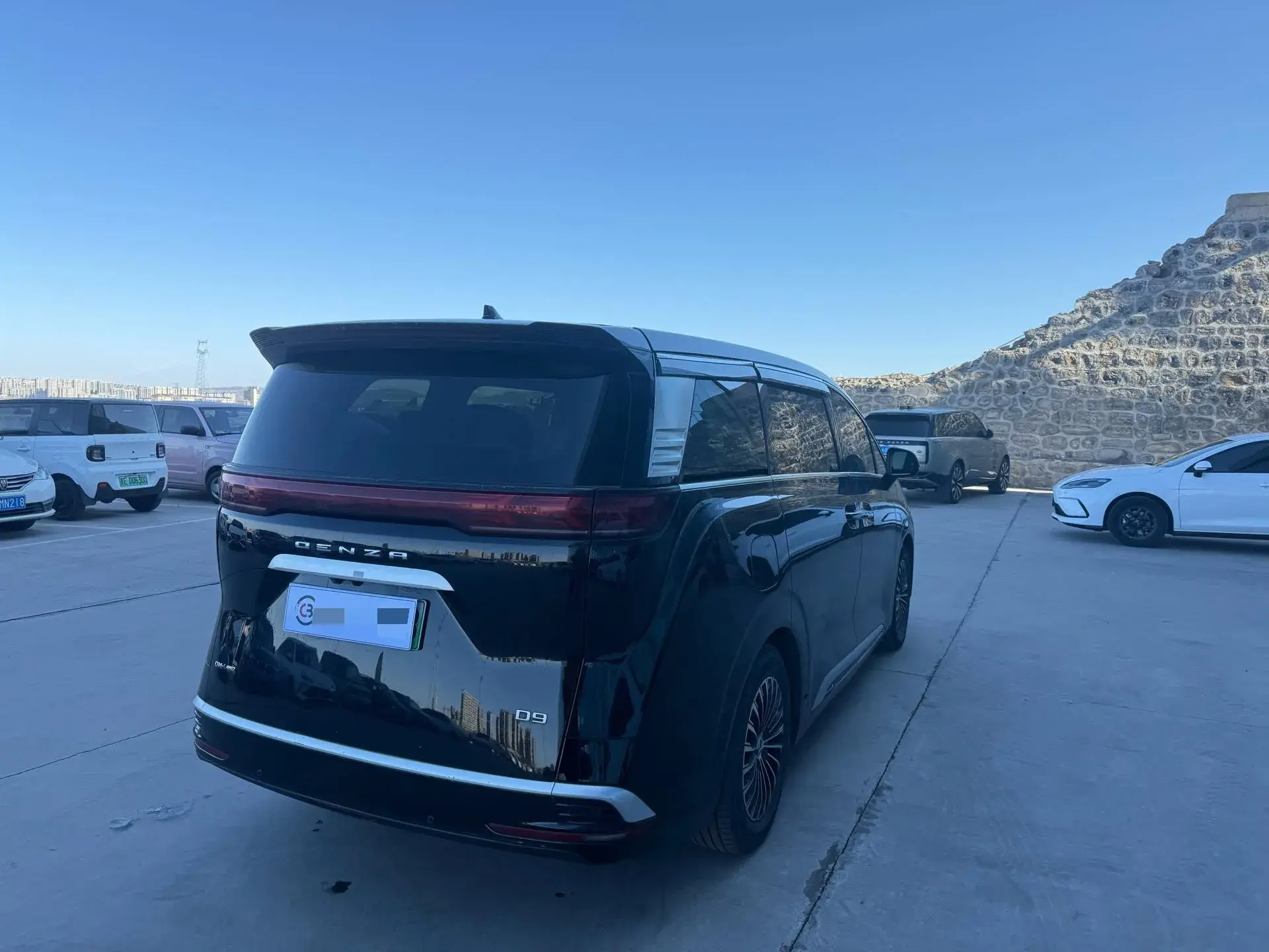 2022 DENZA D9 thumbnail 4