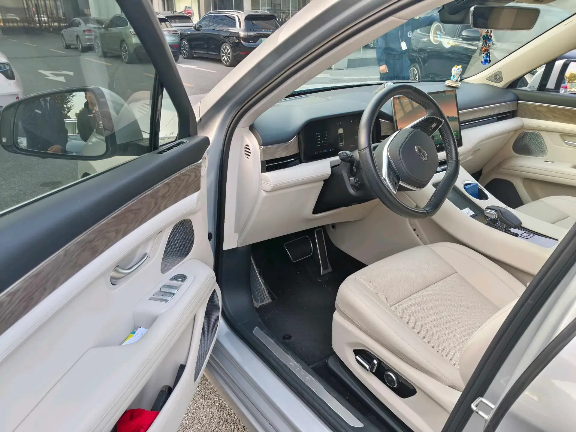 2022 AITO AITO thumbnail 3