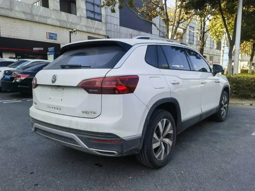 2020 VOLKSWAGEN TAYRON thumbnail 4