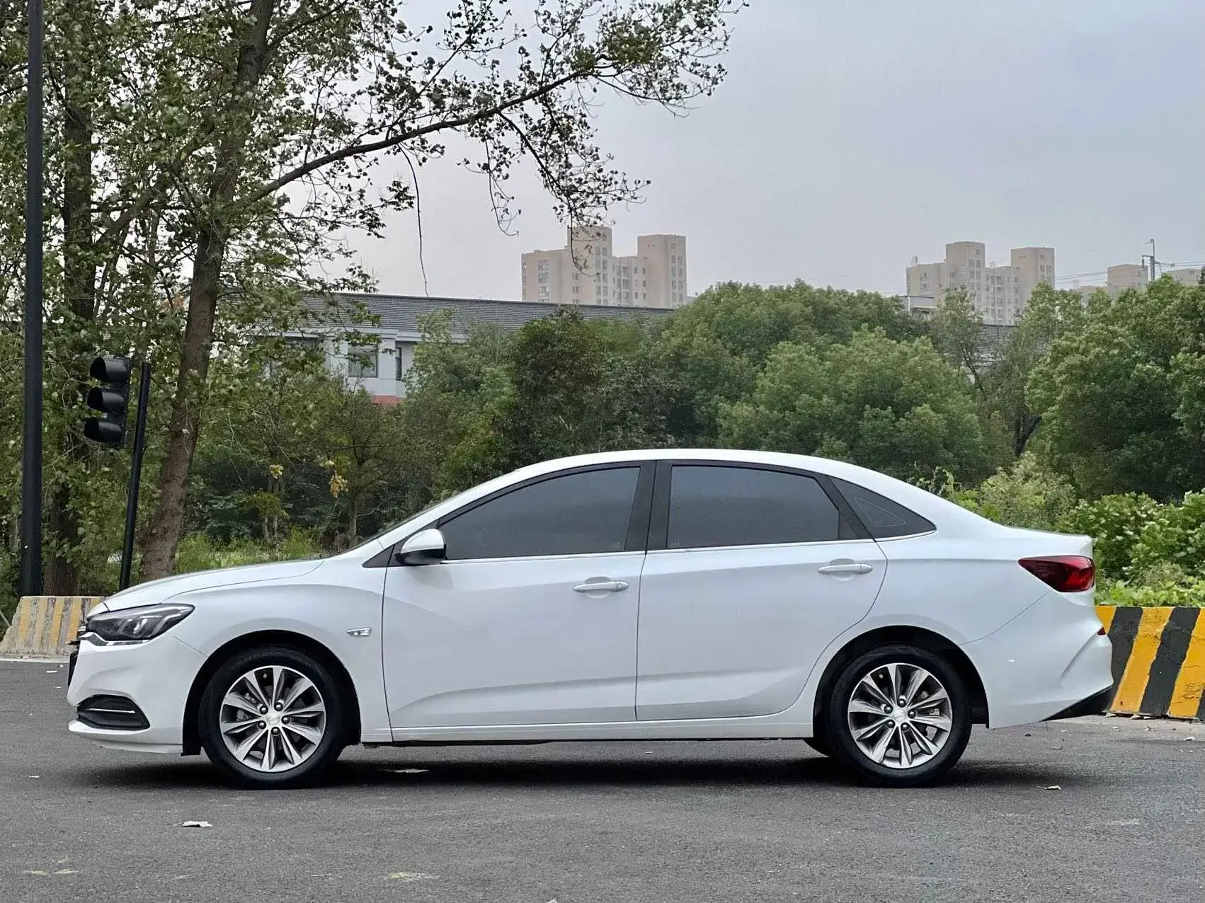 2020 CHEVROLET MONZA thumbnail 3