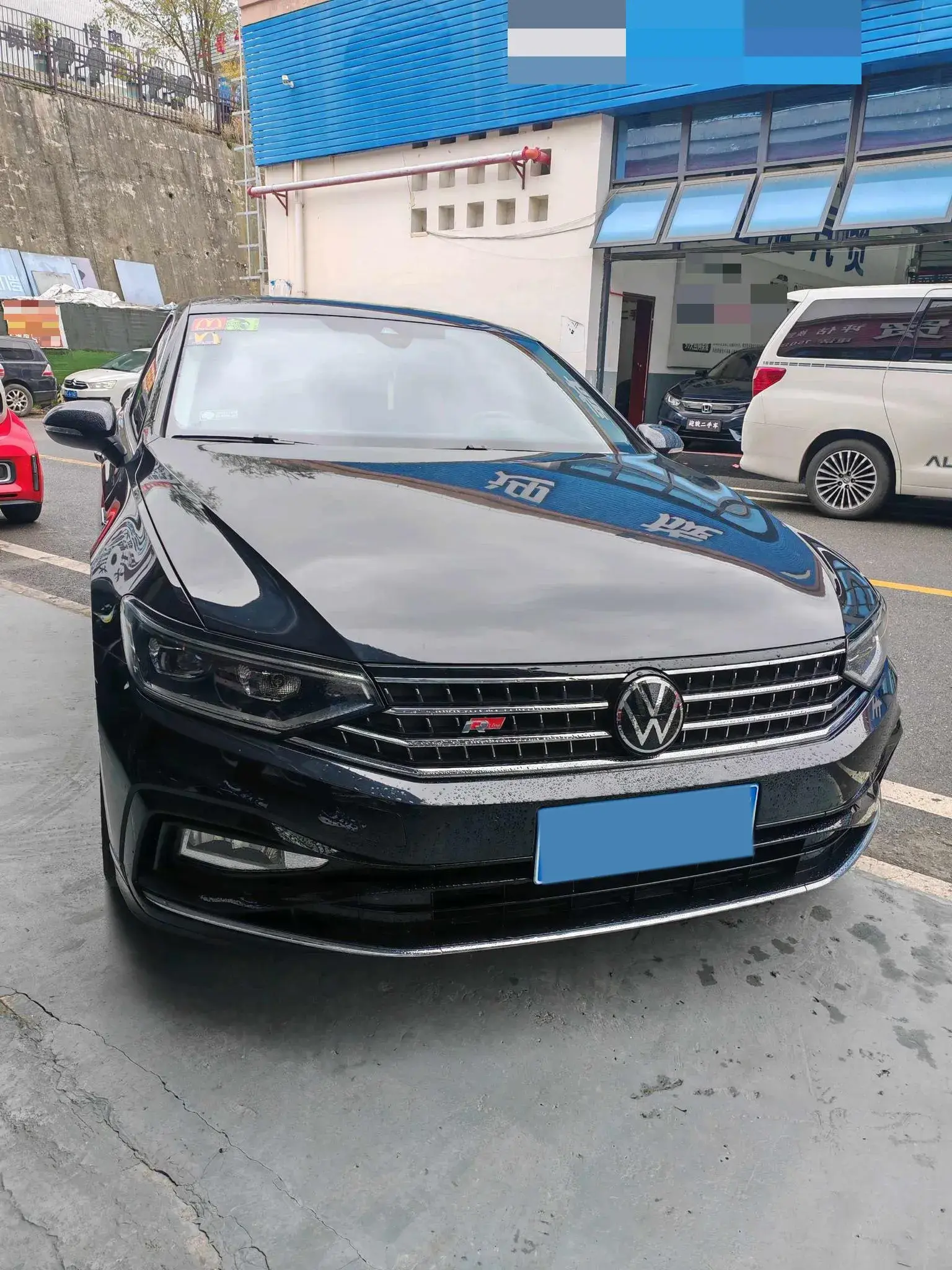 2023 VOLKSWAGEN MAGOTAN thumbnail 3