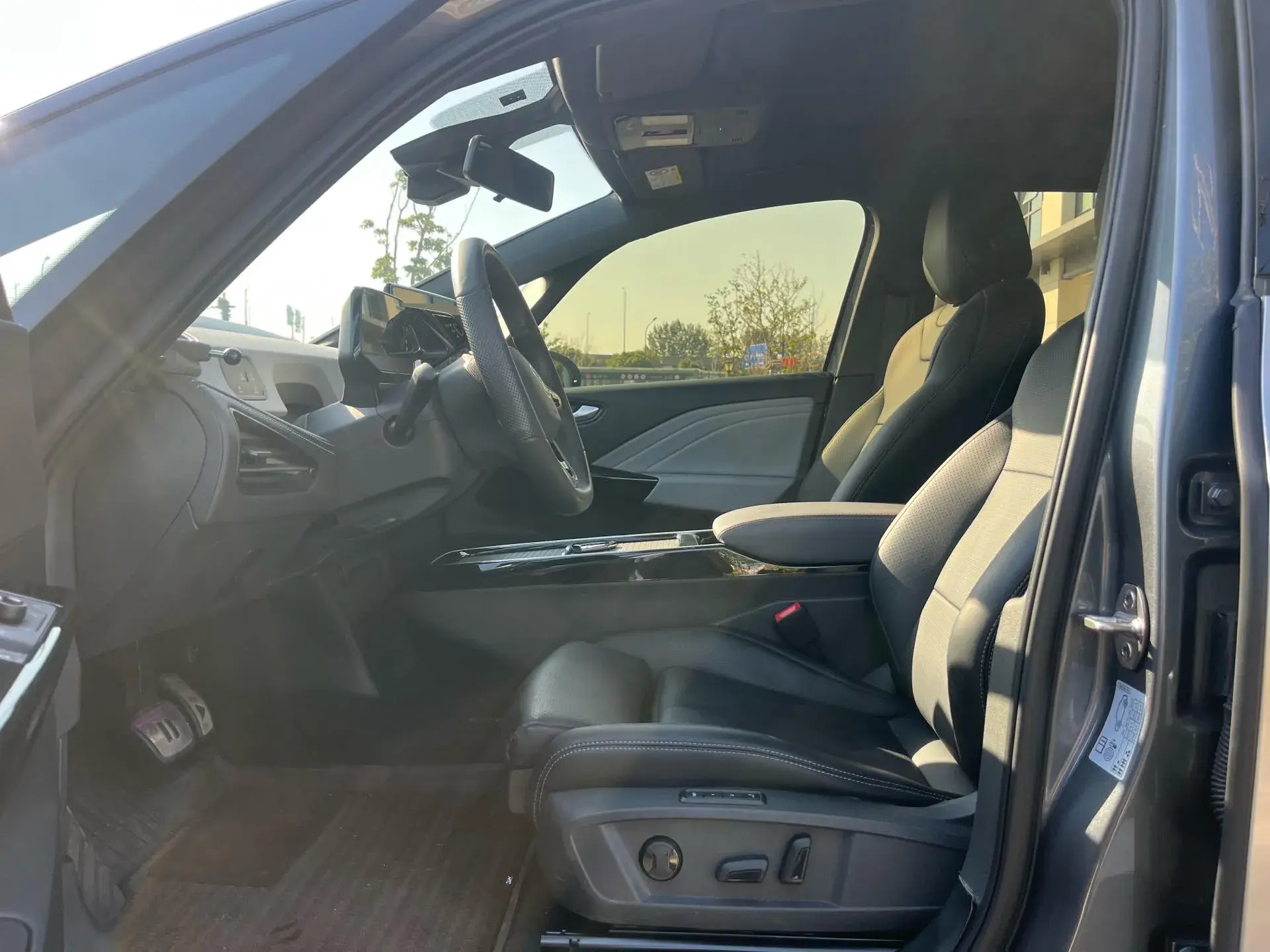 2023 VOLKSWAGEN ID.3 thumbnail 4