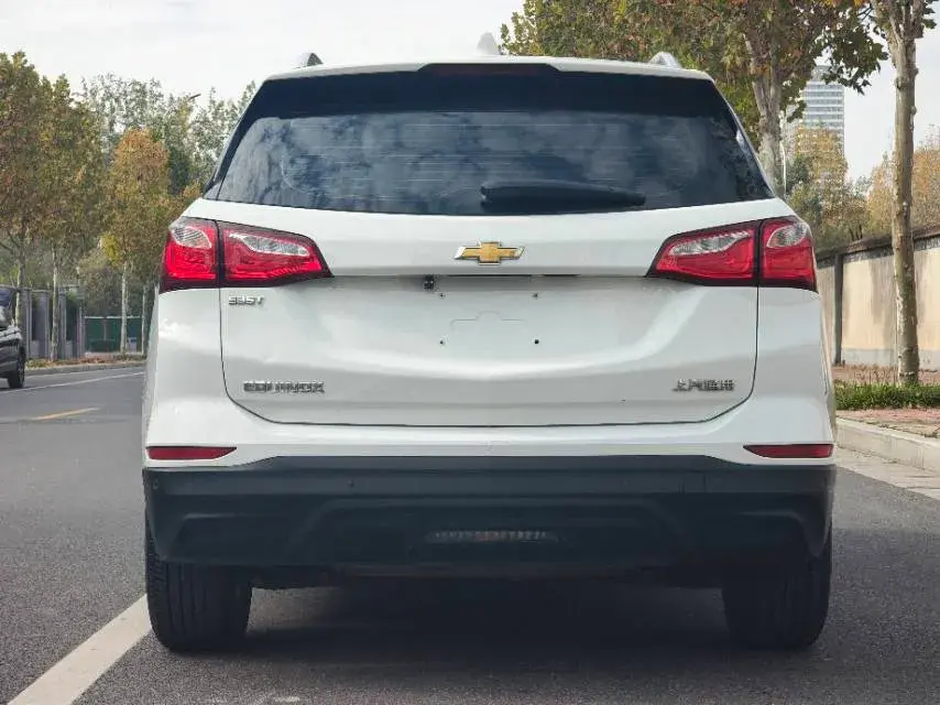 2019 CHEVROLET EQUINOX thumbnail 4
