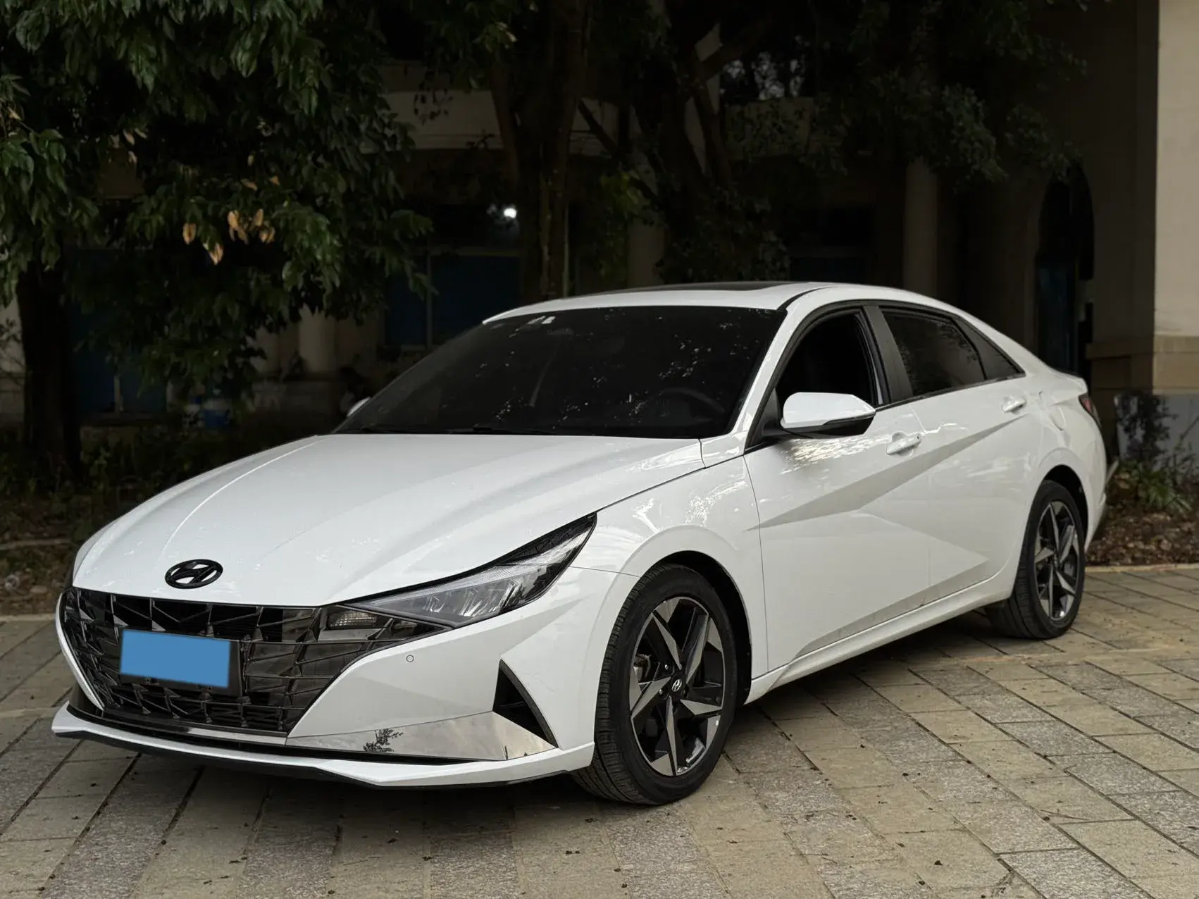 2022 HYUNDAI ELANTRA view 1