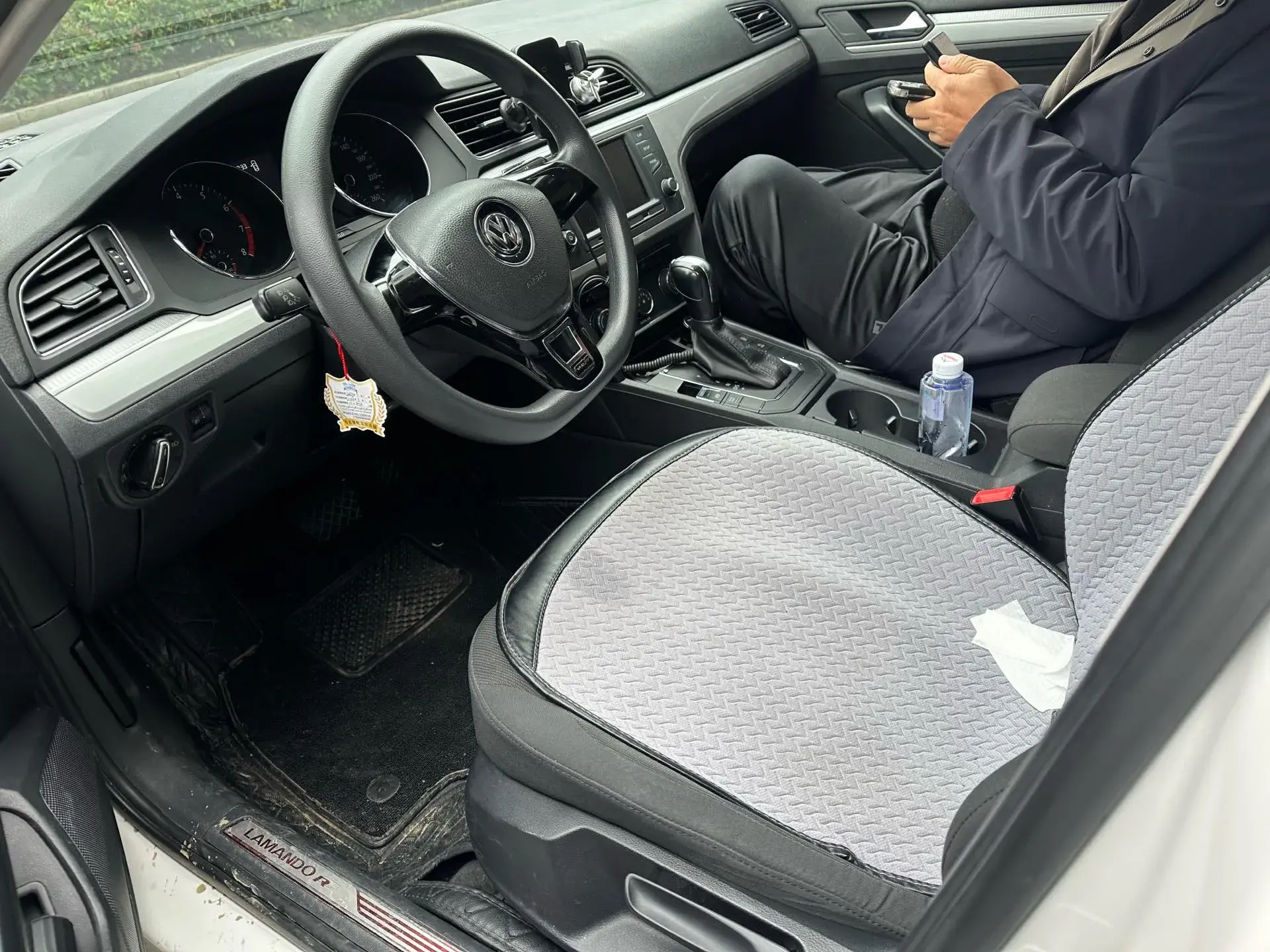 2017 VOLKSWAGEN LAMANDO thumbnail 3