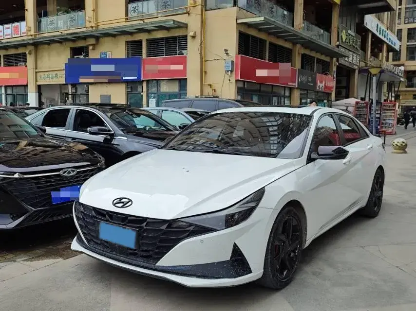 2022 HYUNDAI ELANTRA view 1