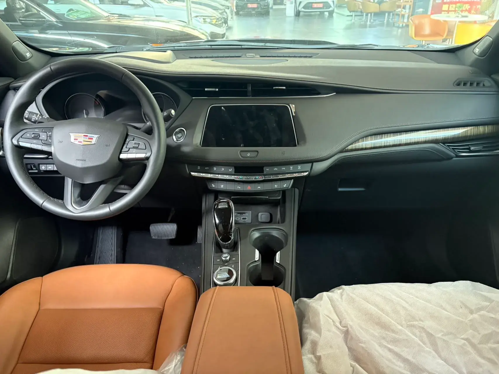 2020 CADILLAC XT4 thumbnail 4