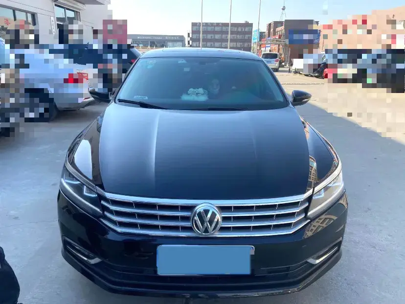 2017 VOLKSWAGEN PASSAT thumbnail 2
