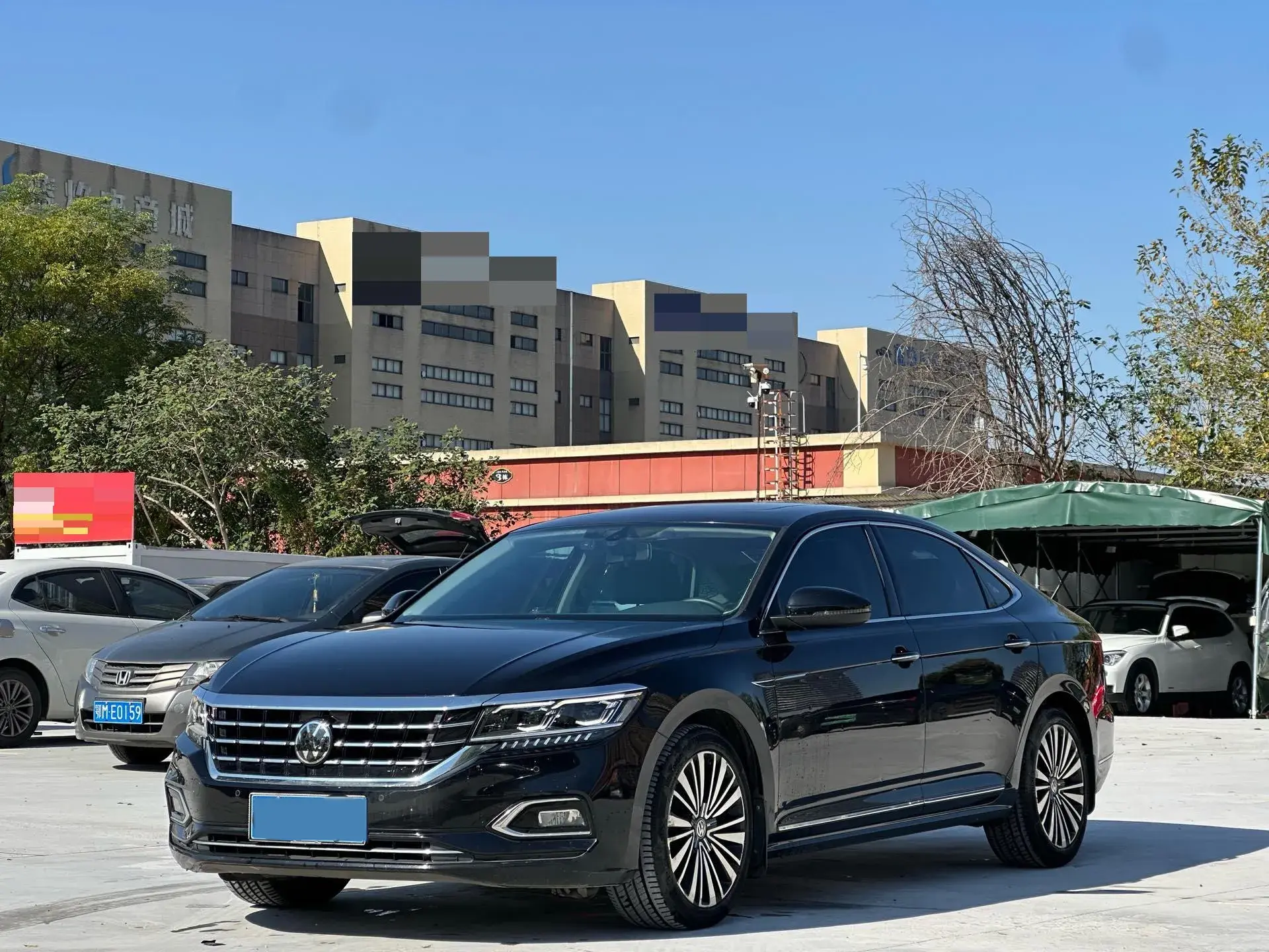 2019 VOLKSWAGEN PASSAT view 1