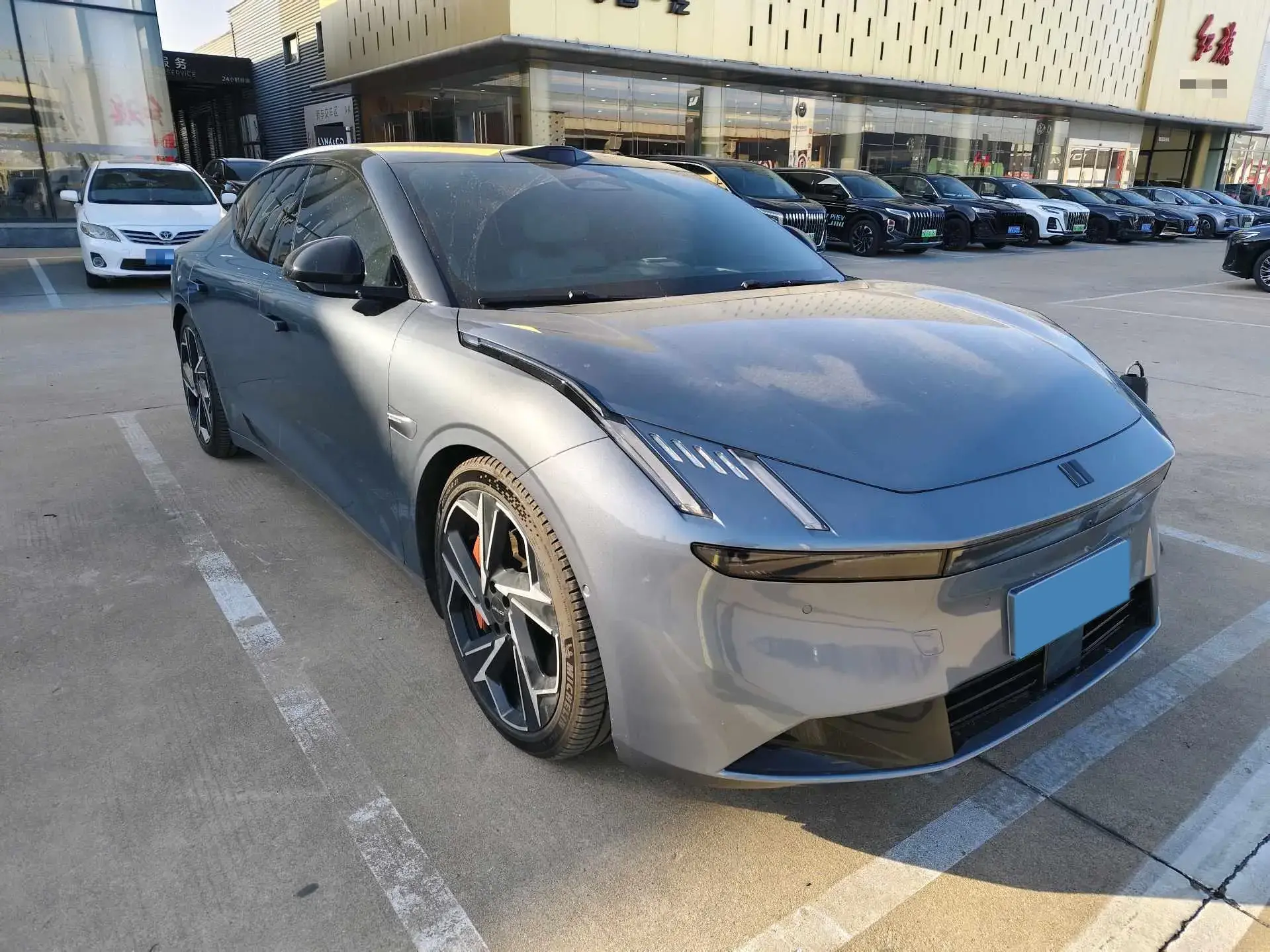 2025 LYNK&CO Z10 thumbnail 3