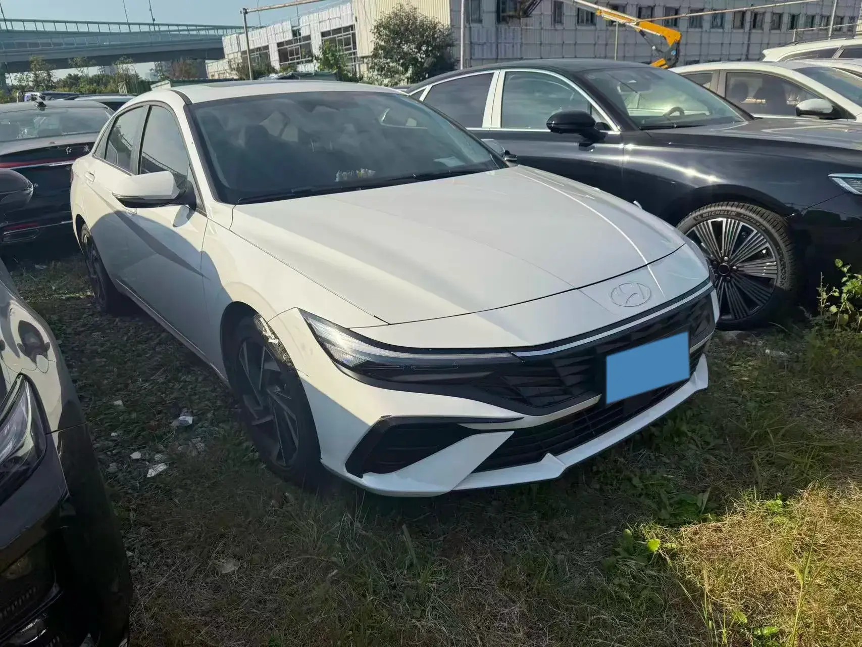 2023 HYUNDAI ELANTRA thumbnail 2