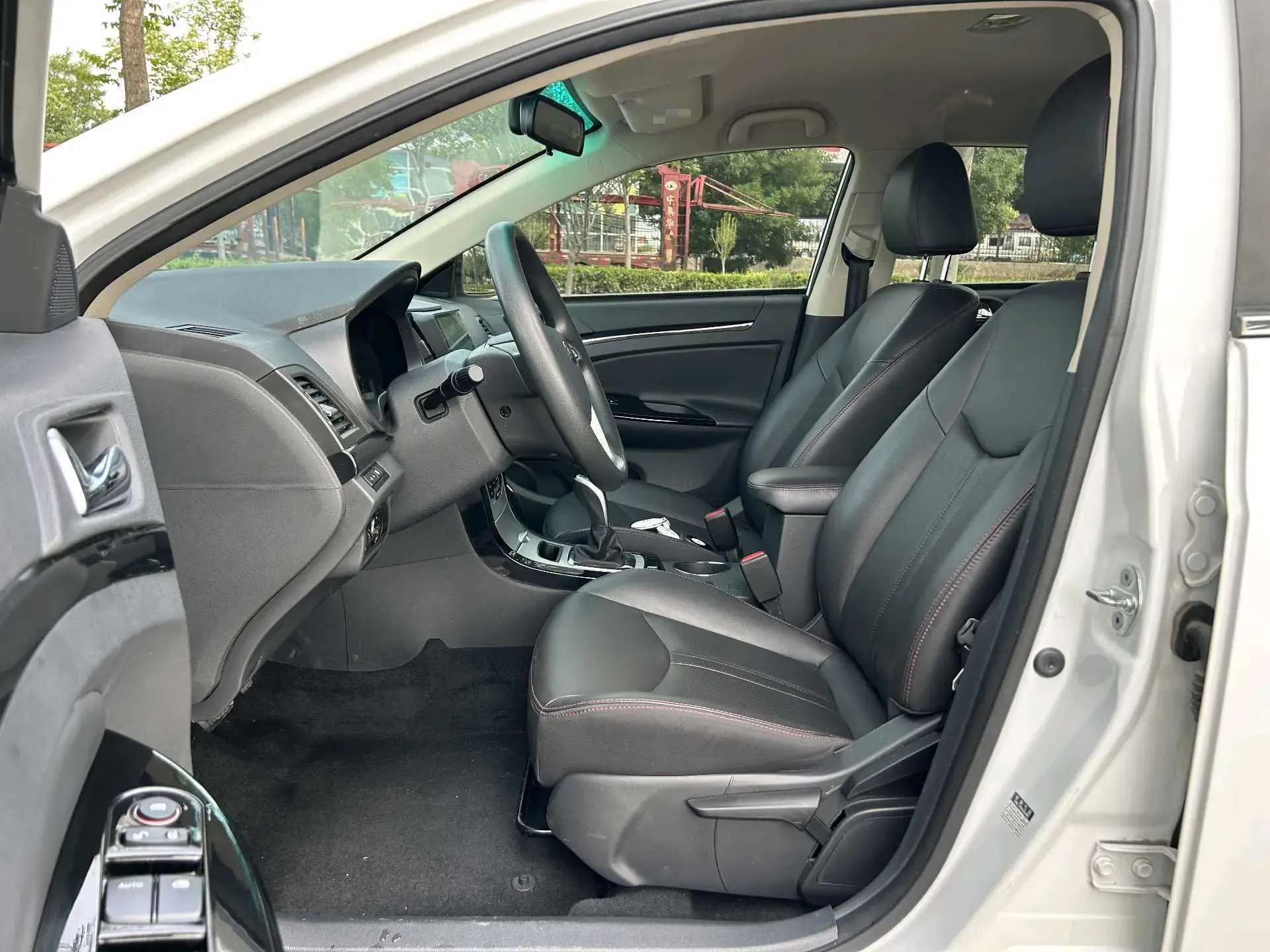 2018 BYD E5 thumbnail 2