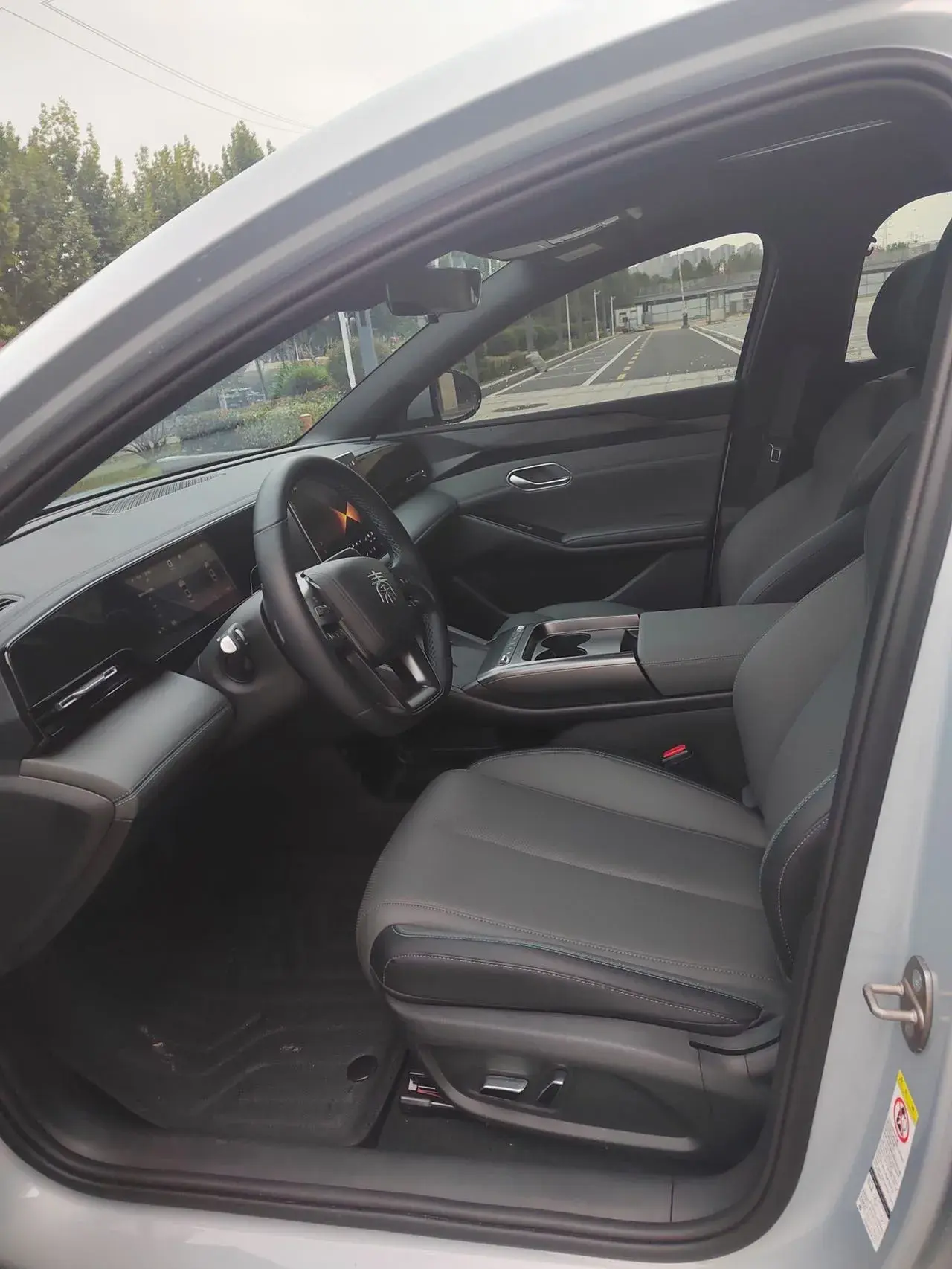 2025 BYD QINL thumbnail 4