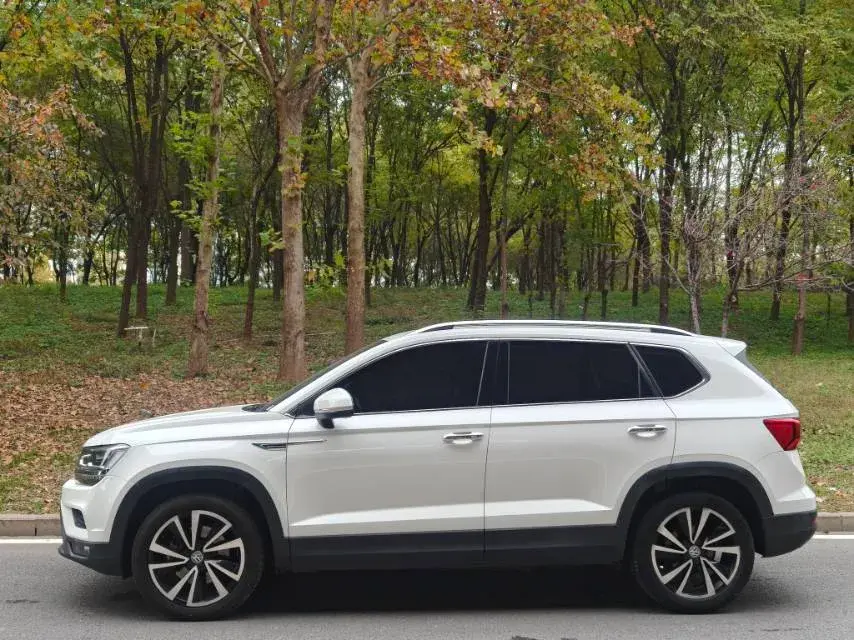 2019 VOLKSWAGEN THARU thumbnail 3