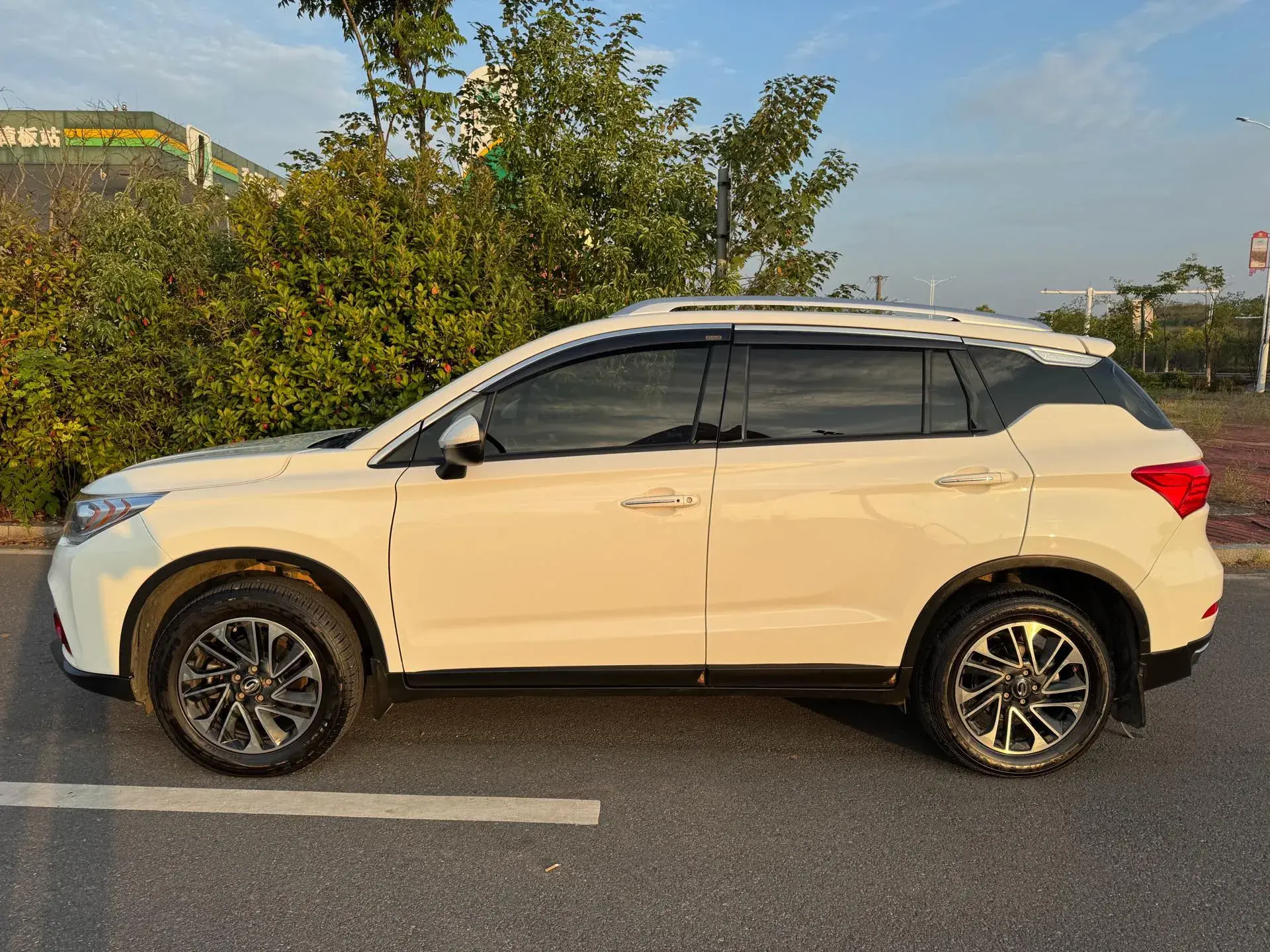 2017 GAC TRUMPCHI thumbnail 4