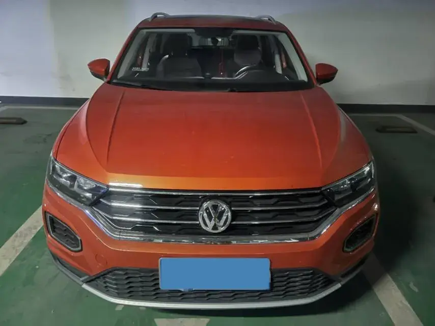 2019 VOLKSWAGEN T-ROC thumbnail 2