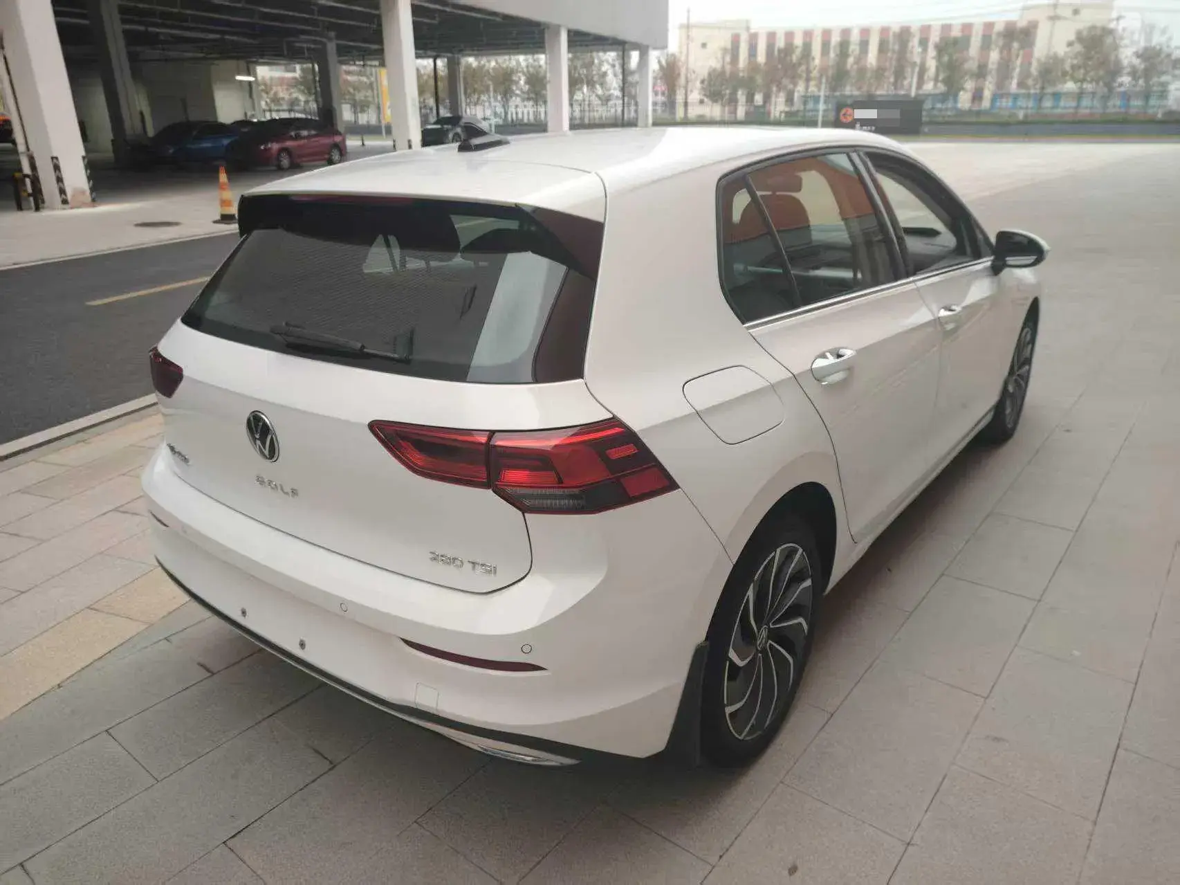 2021 VOLKSWAGEN GOLF thumbnail 3