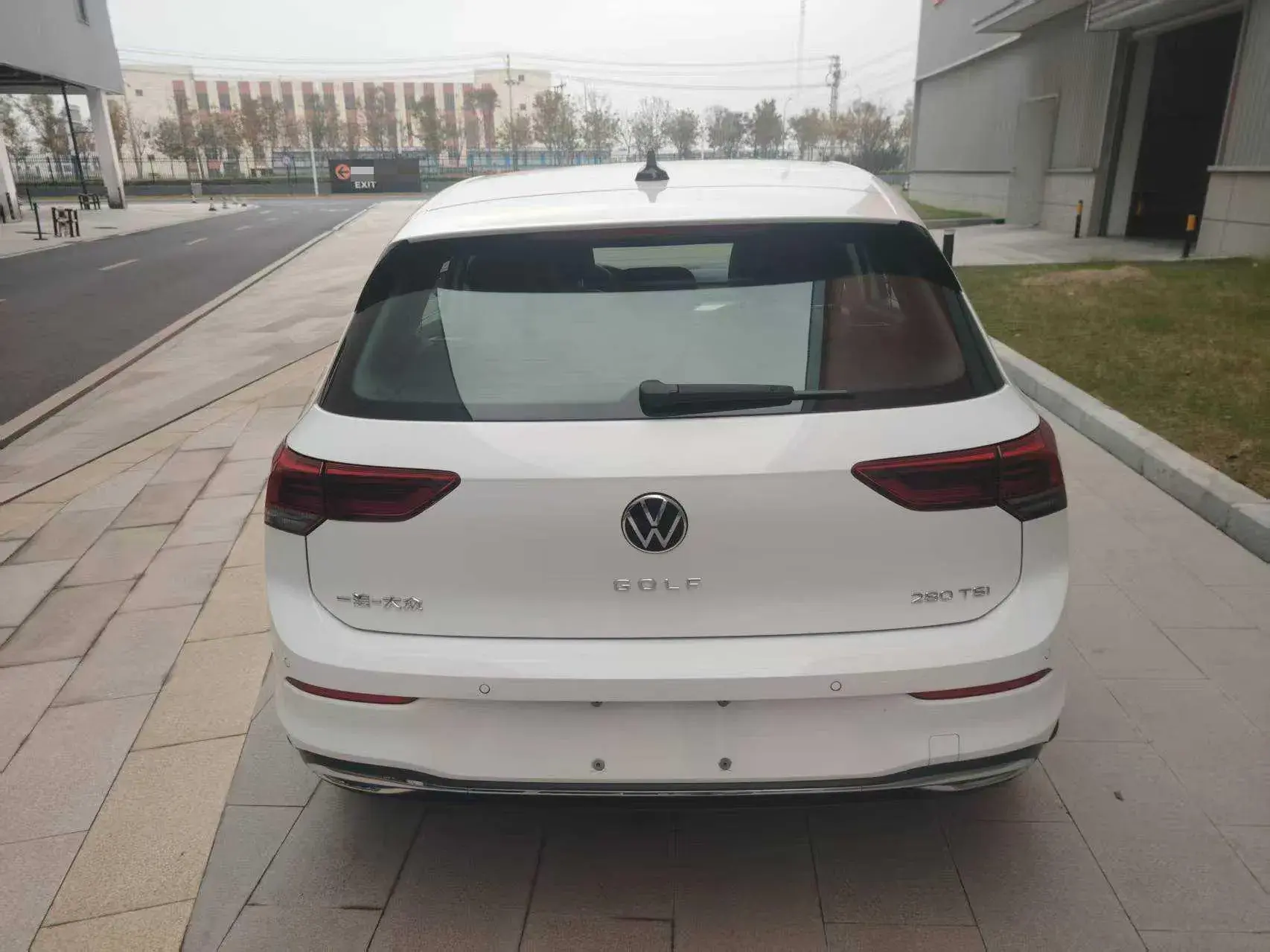 2021 VOLKSWAGEN GOLF thumbnail 4